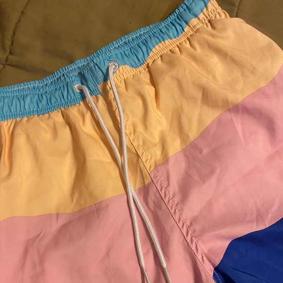 Boardies swim trunks size medium - Picture 2 of 6